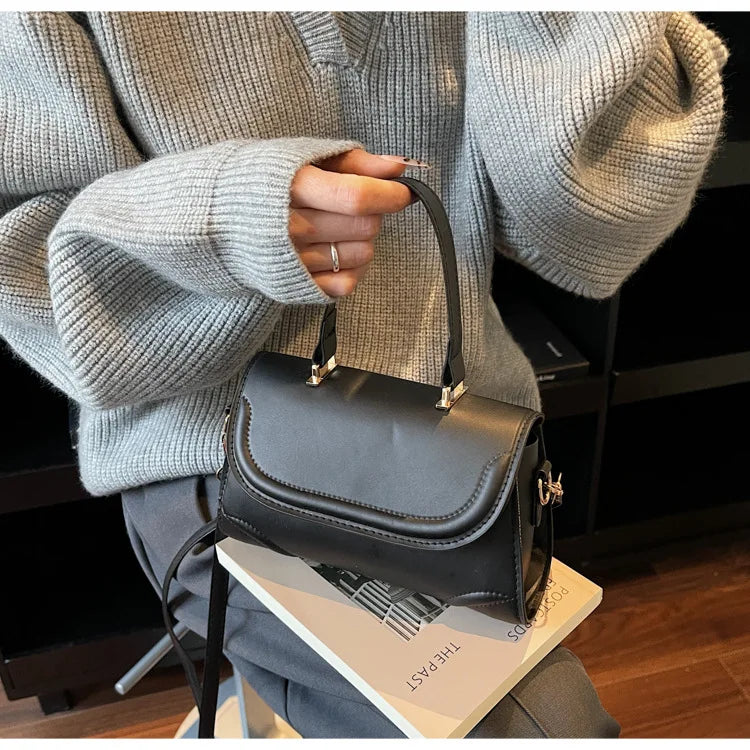 Handbag, niche vintage handbag, new fashion versatile crossbody single-shoulder small square bag, simple design