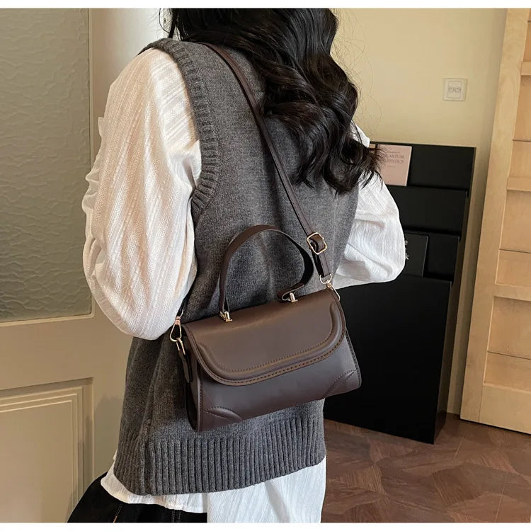 Handbag, niche vintage handbag, new fashion versatile crossbody single-shoulder small square bag, simple design