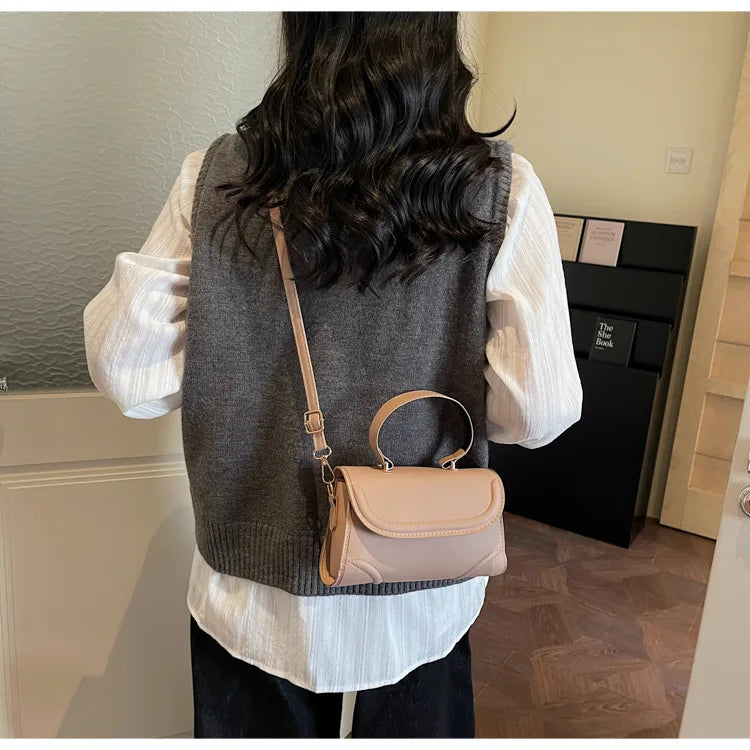 Handbag, niche vintage handbag, new fashion versatile crossbody single-shoulder small square bag, simple design