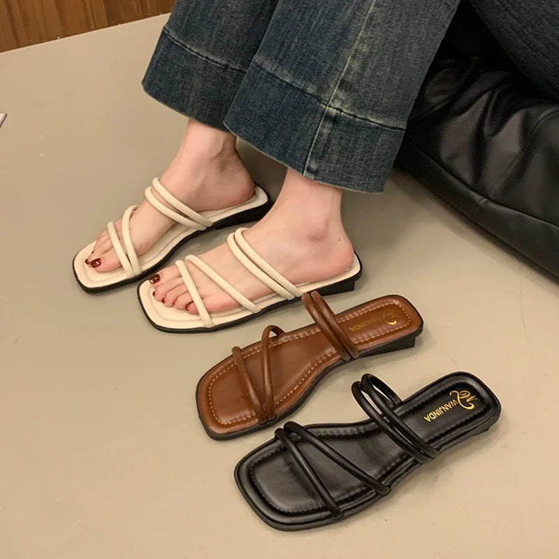 New Round Toe Elegant Open-toe Beach Sandals in Summer, Fashionable and Comfortable Two-wear Flat Casual Slippers for Women
