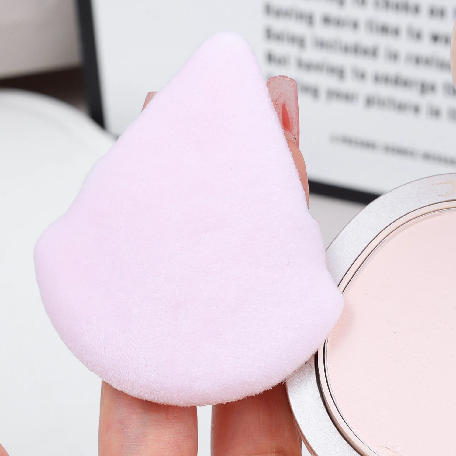 20pcs Makeup Puffs Short Fluff Bow Triangle Powder Puff Lightweight Crystal Velvet Face Eye Contouring Shadow Seal Cosmetic Puff